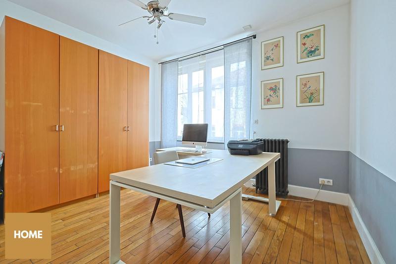 Maison - 270 m² - 9 pièces