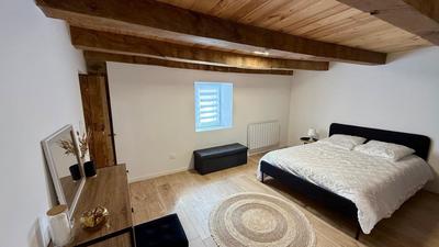 Maison - 220 m² - 9 pièces