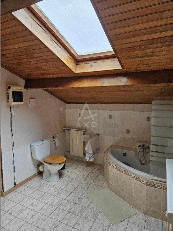 Maison - 200 m² - 5 pièces