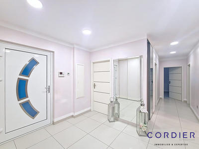 Appartement - 151 m² - 5 pièces