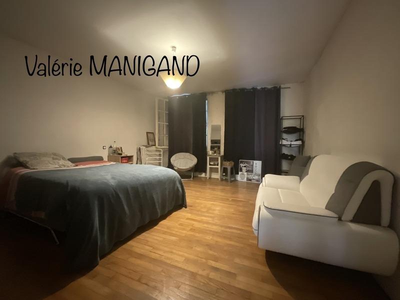 Maison - 260 m² - 9 pièces