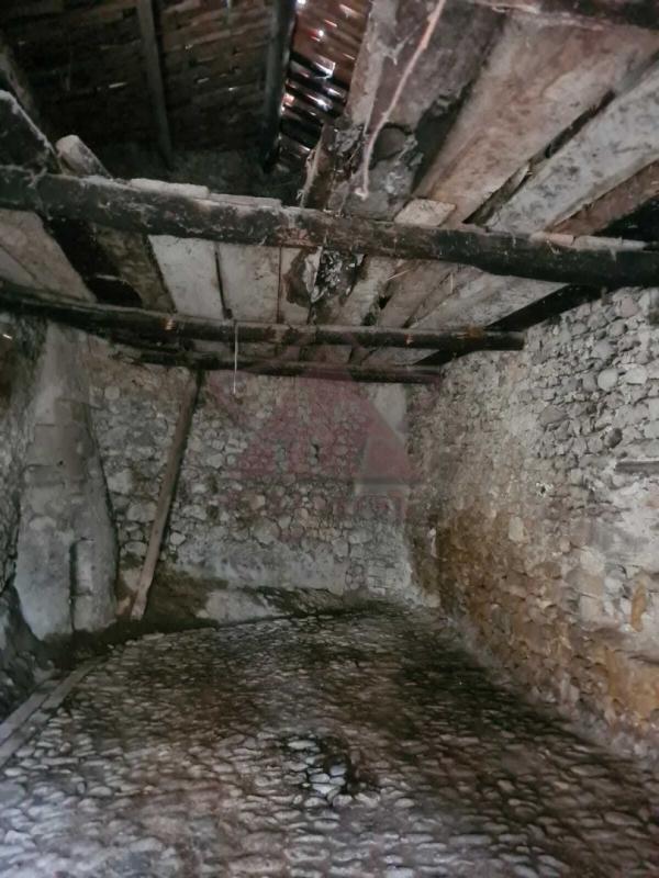 Maison - 220 m² - 5 pièces