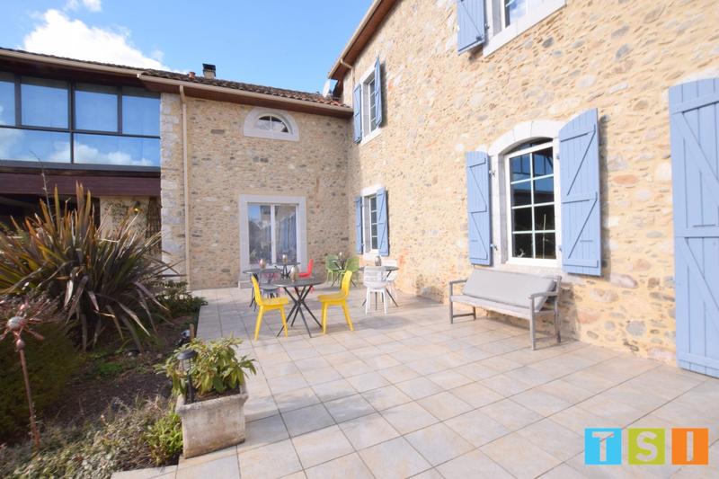Maison - 625 m² - 12 pièces