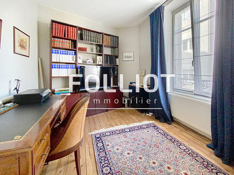 Maison - 215 m² - 10 pièces