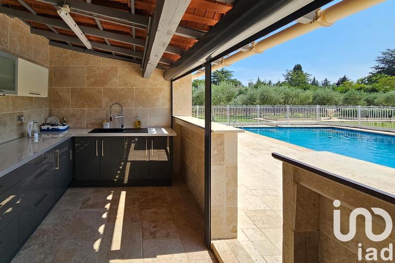 Maison - 220 m² - 9 pièces