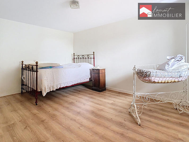 Maison - 234 m² - 7 pièces