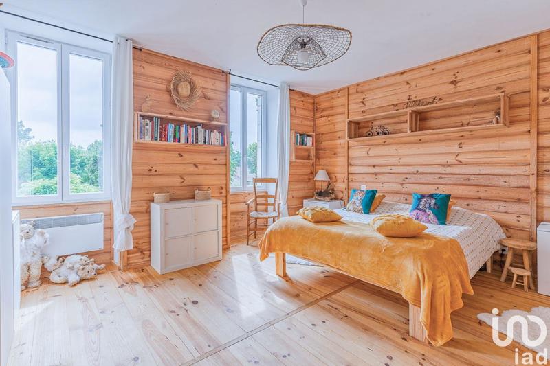 Maison - 360 m² - 7 pièces