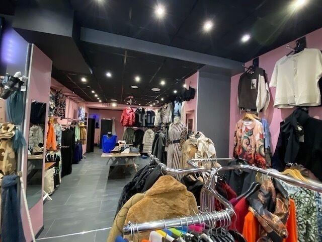 Local commercial - 106 m² - 2 pièces