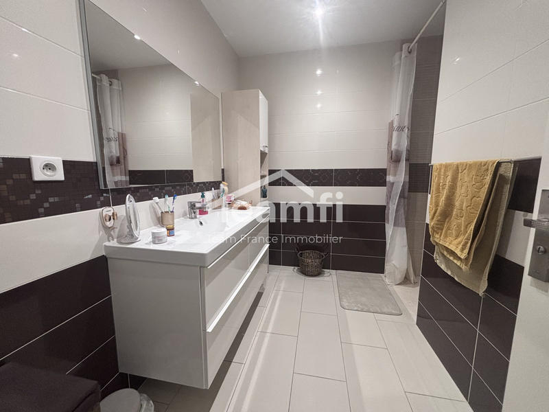 Maison contemporaine - 176 m² - 6 pièces