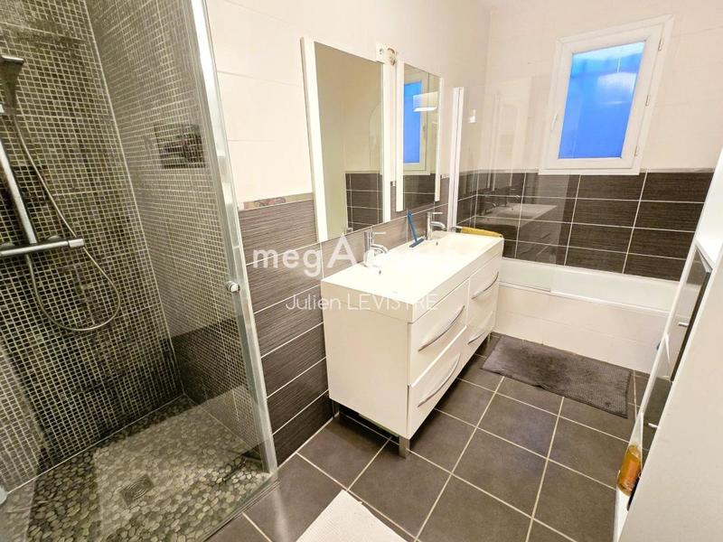 Maison - 152 m² - 6 pièces