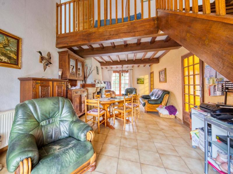 Pavillon - 210 m² - 7 pièces