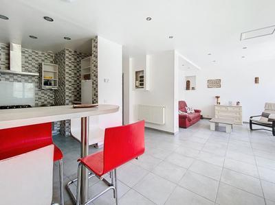 Appartement - 97 m² - 4 pièces