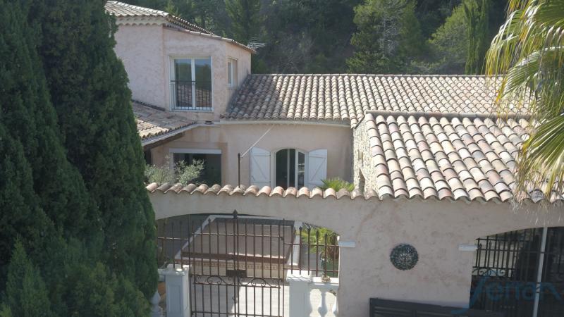 Villa - 280 m² - 6 pièces