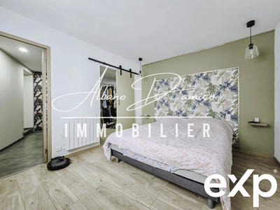 Maison - 208 m² - 9 pièces