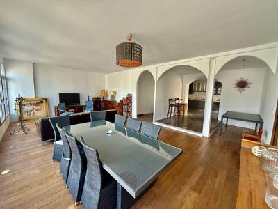 Appartement - 209 m² - 6 pièces