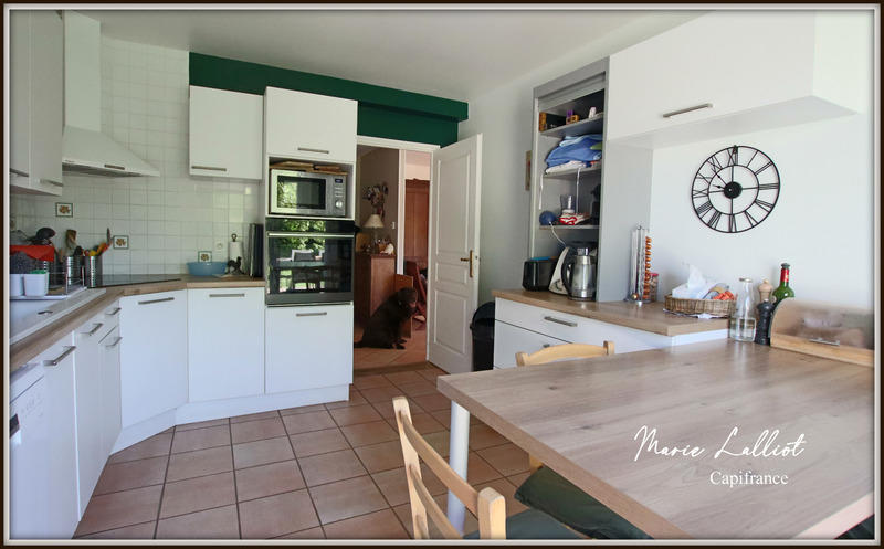 Maison - 232 m² - 9 pièces