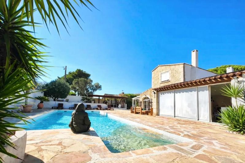 Demeure - 340 m² - 11 pièces