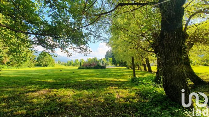 Maison - 1 350 m² - 38 pièces