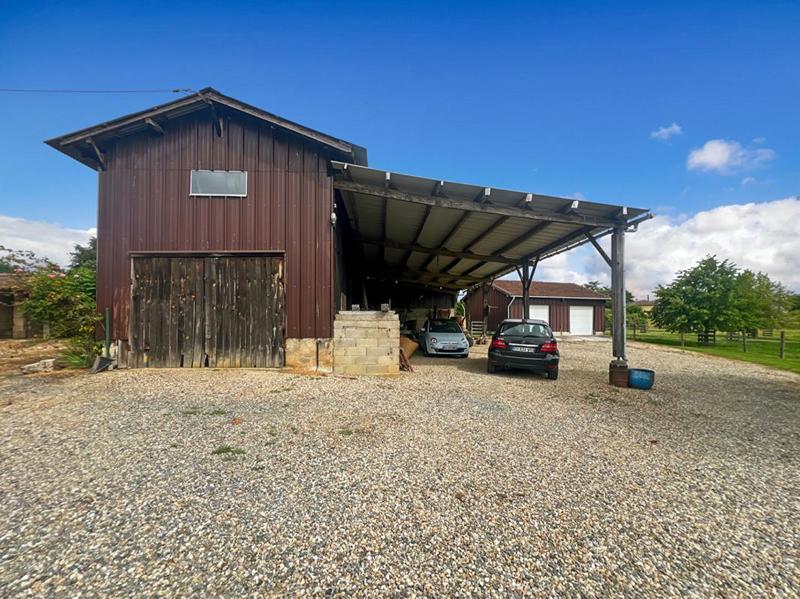 Maison - 372 m² - 11 pièces