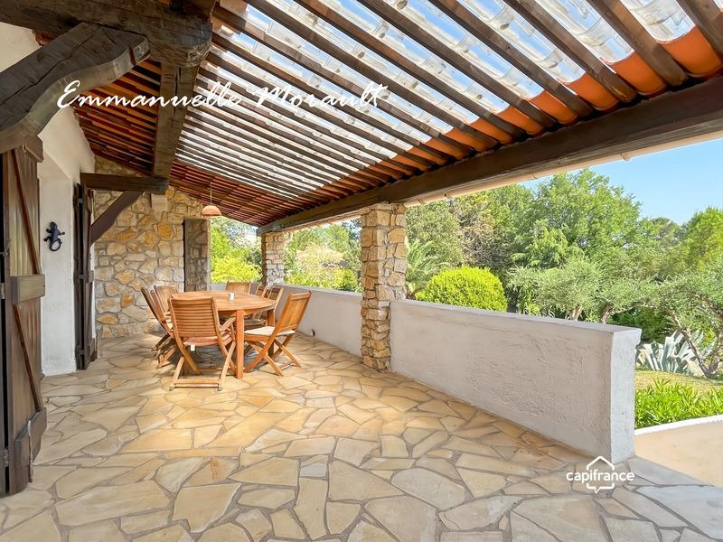 Propriété - 267 m² - 8 pièces