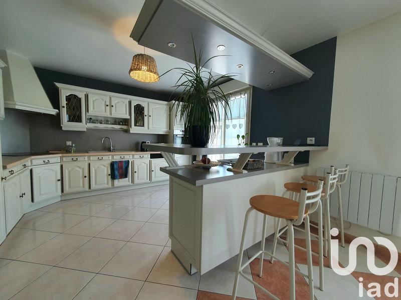 Maison - 218 m² - 8 pièces