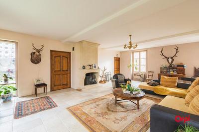 Propriété - 320 m² - 6 pièces