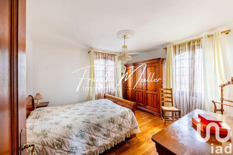 Maison - 270 m² - 9 pièces