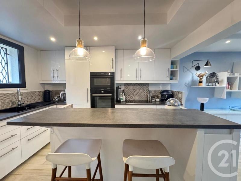 Maison - 155 m² - 8 pièces