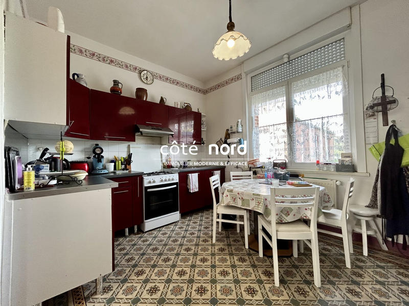 Maison - 200 m² - 9 pièces