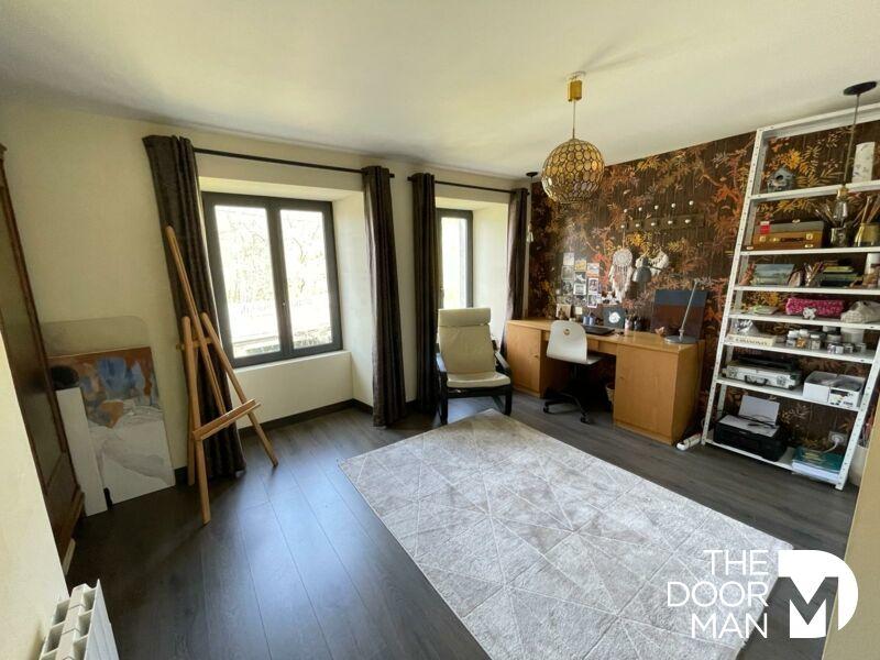 Propriété - 104 m² - 8 pièces