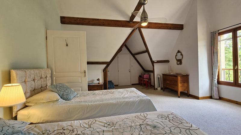 Maison traditionnelle - 214 m² - 9 pièces