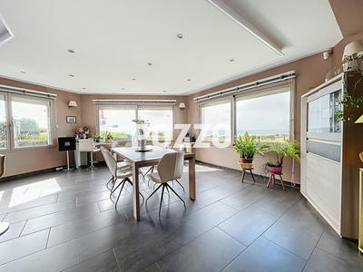 Maison - 292 m² - 10 pièces