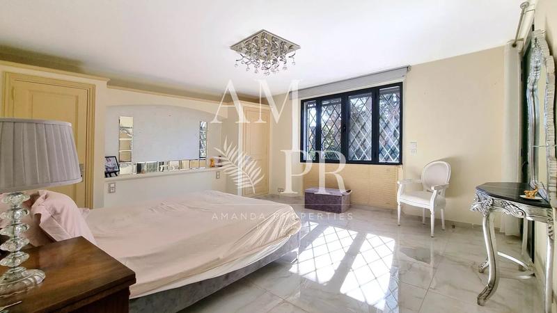 Villa - 404 m² - 10 pièces