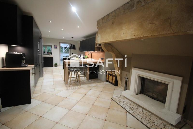 Maison - 284 m² - 10 pièces