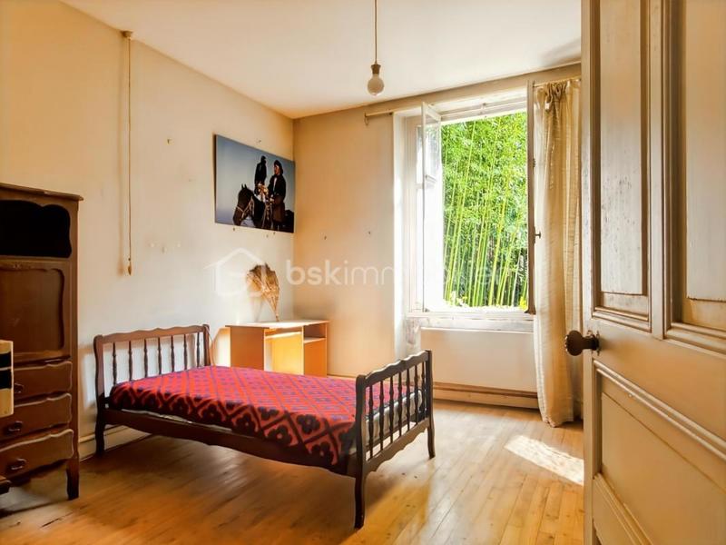 Maison en pierre - 200 m² - 9 pièces