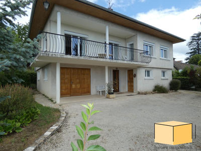Villa - 90 m² - 4 pièces