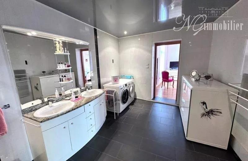 Appartement - 103 m² - 4 pièces