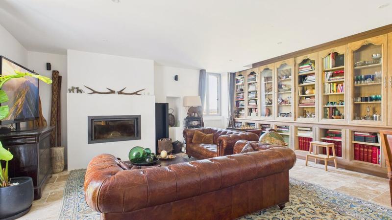 Demeure - 410 m² - 11 pièces