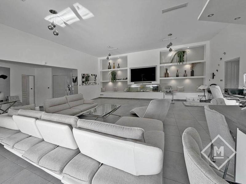 Maison d'architecte - 250 m² - 7 pièces