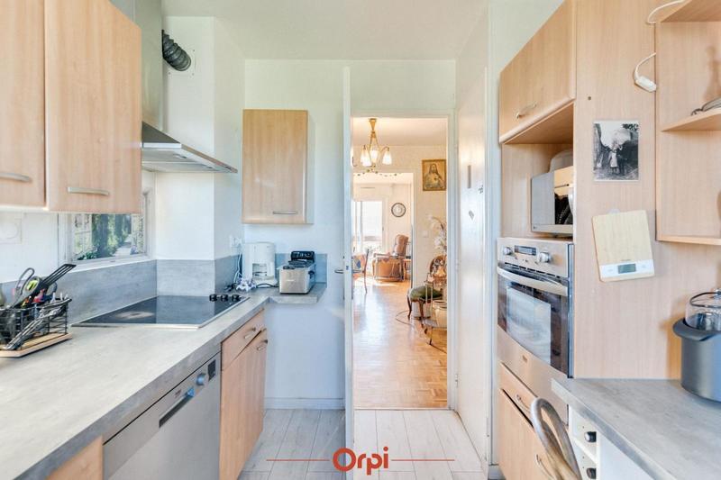 Appartement - 90 m² - 4 pièces