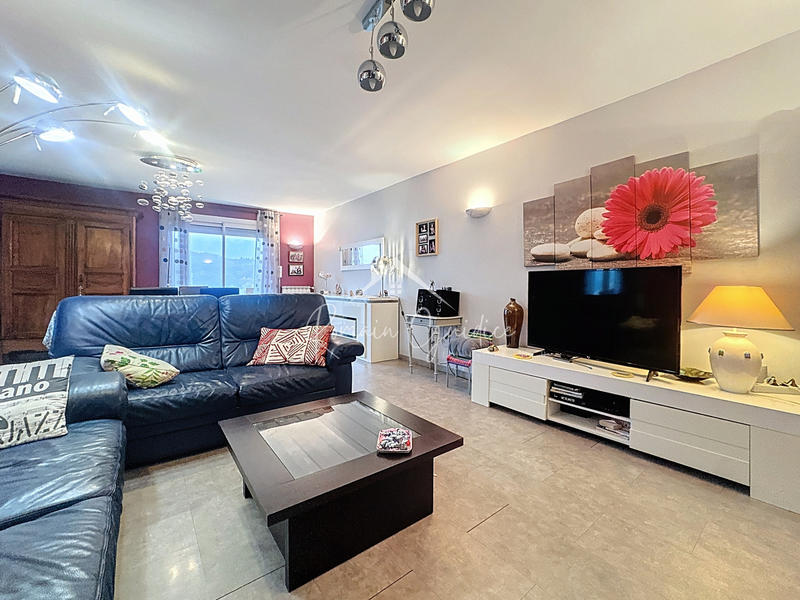 Maison - 92 m² - 4 pièces