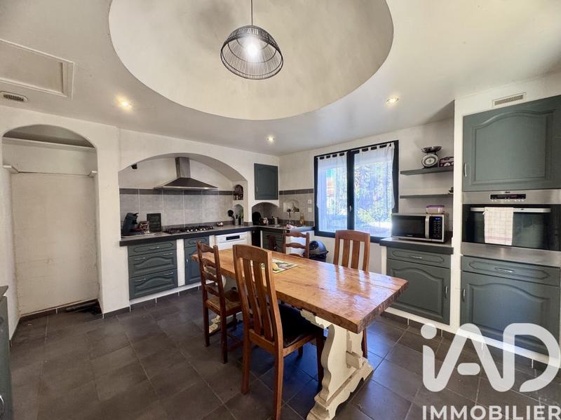 Maison - 215 m² - 7 pièces