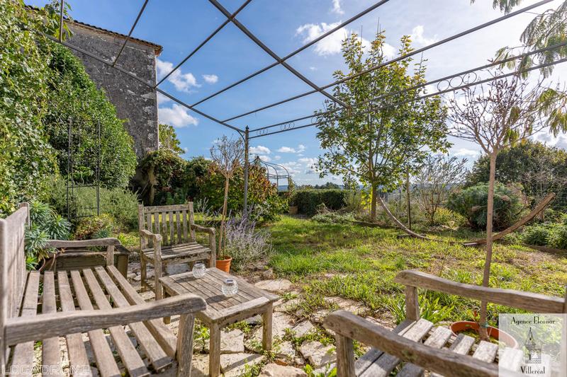 Maison traditionnelle - 195 m² - 7 pièces