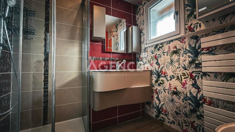 Maison - 99 m² - 5 pièces