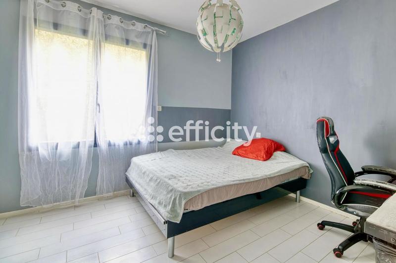 Maison - 246 m² - 7 pièces