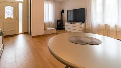 Maison - 180 m² - 7 pièces