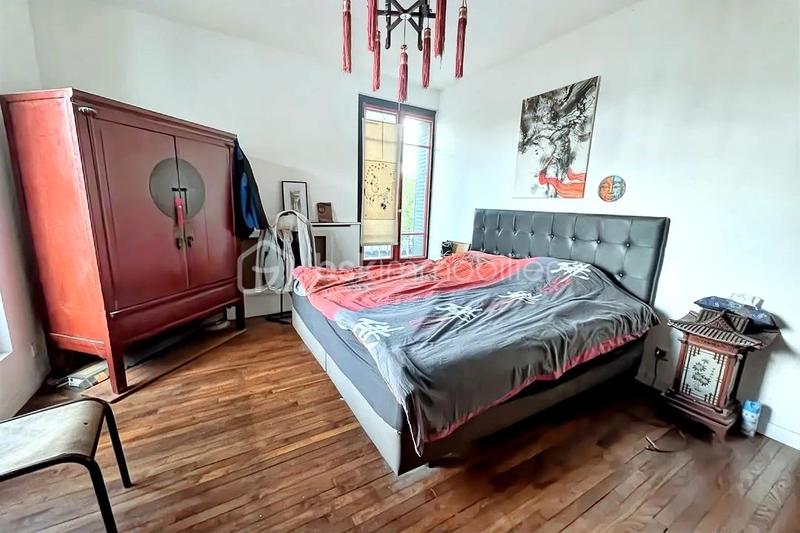 Maison - 260 m² - 9 pièces