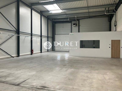 Local d'activités - 735 m²