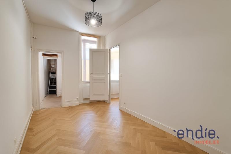 Appartement - 94 m² - 4 pièces