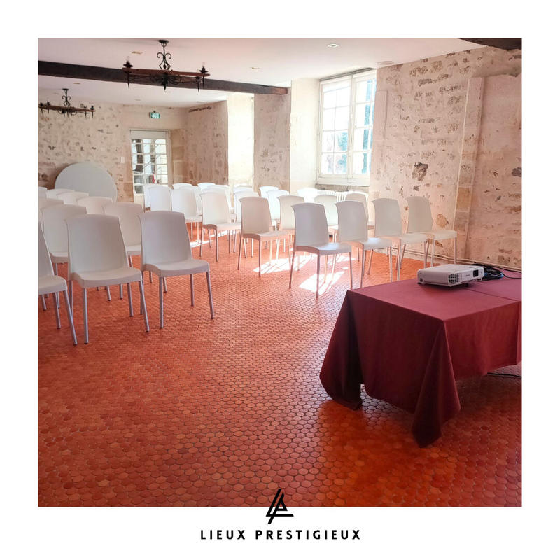 Demeure - 1 500 m² - 55 pièces